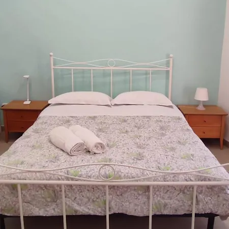 Centro Carmen & Sara Дом отдыха Неаполь